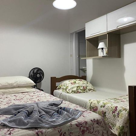 Hostel Gru Economico Com Quartos Individuais E Translado Гуарульюс Экстерьер фото