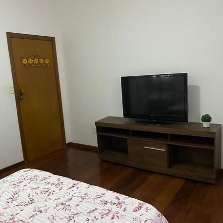 Hostel Gru Economico Com Quartos Individuais E Translado Гуарульюс Экстерьер фото