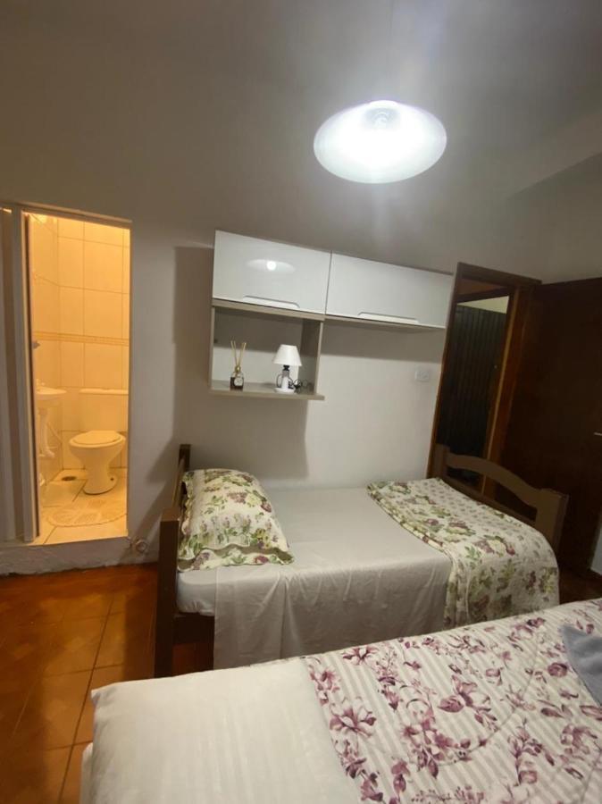 Hostel Gru Economico Com Quartos Individuais E Translado Гуарульюс Экстерьер фото